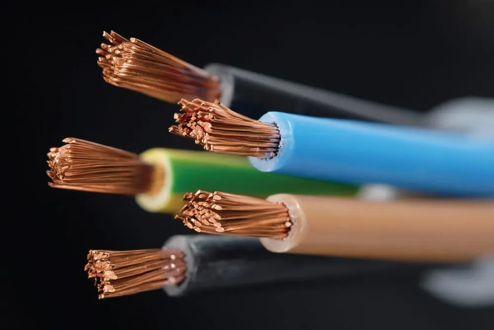 CABLES